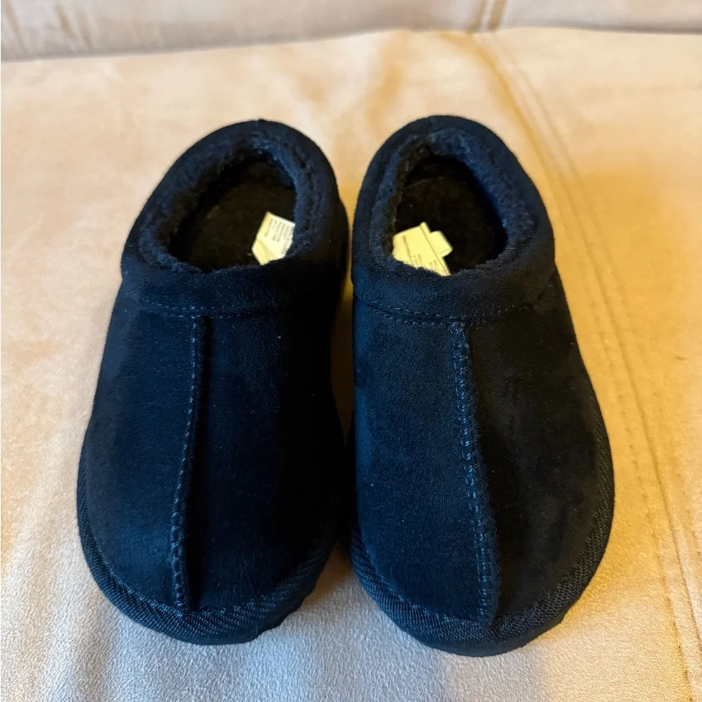 Cat & Jack NWOT Black Suede Size 8 Slippers